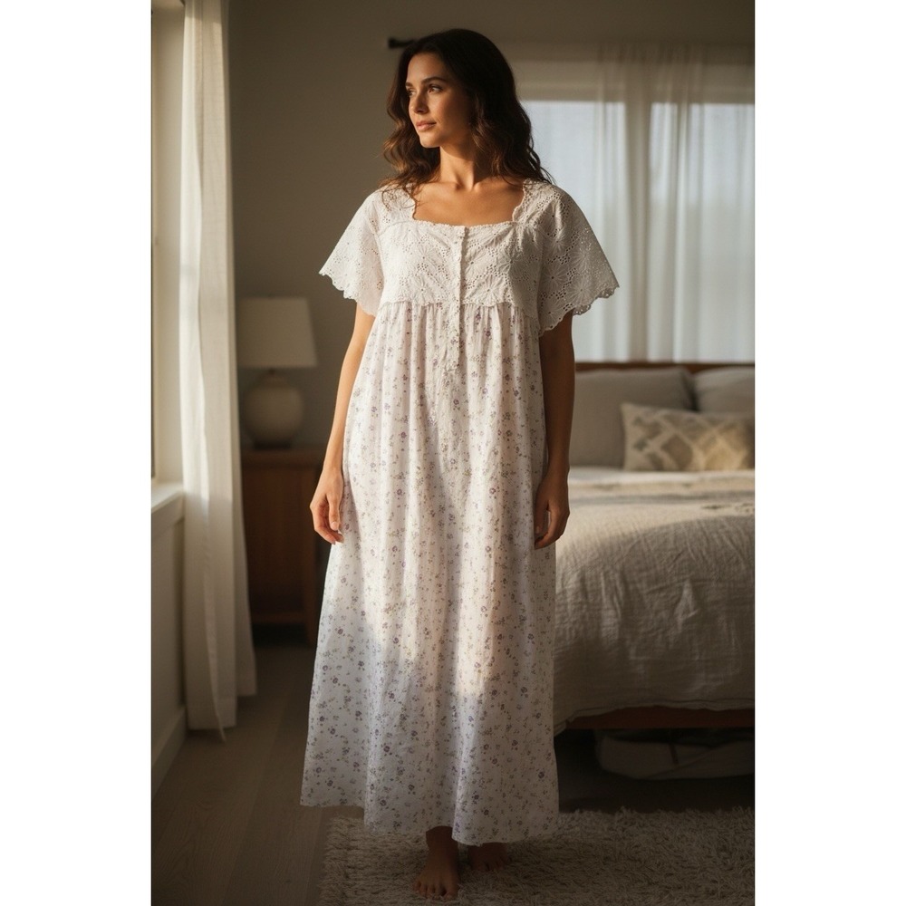 The 1 for U Women's White Floral Nightgown Size XXXL Lace‎ Short Sleeve Buttons